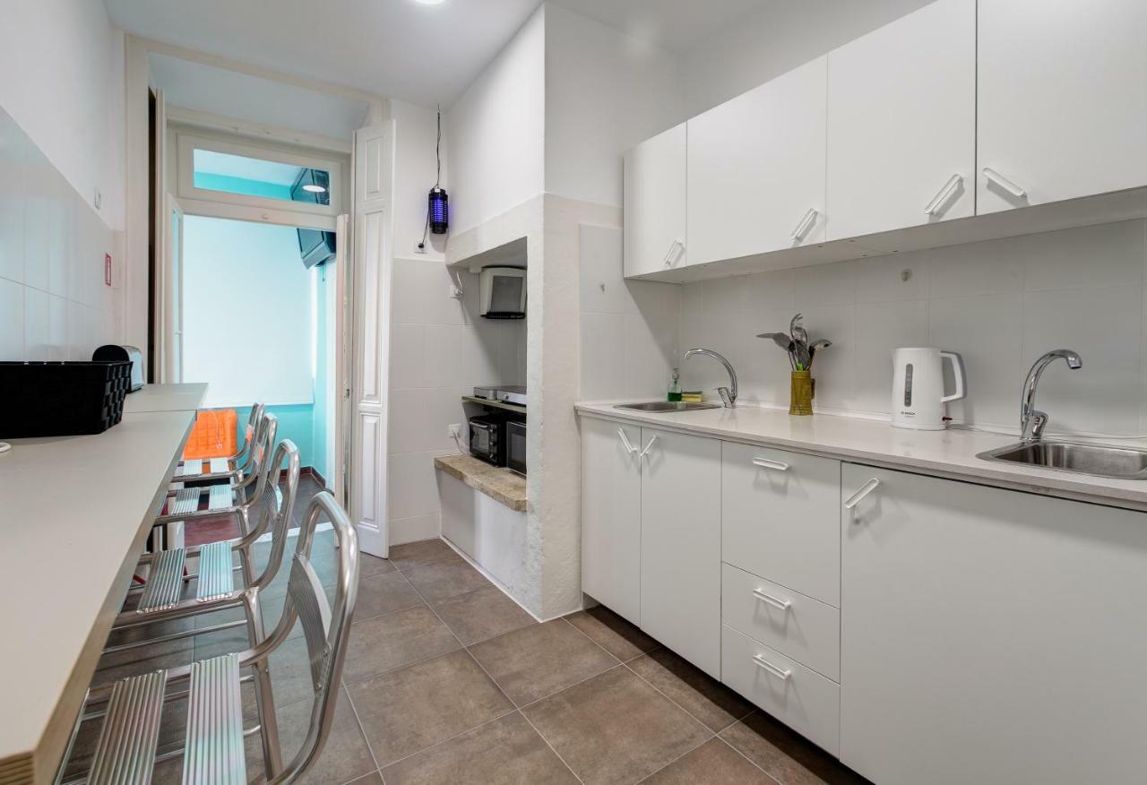 Albergue Seven Hills (adults Only)
